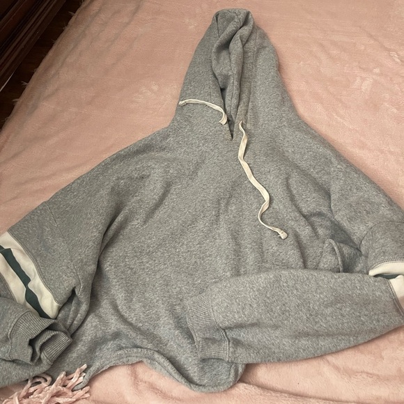 AE Crop Oversized Hoodie - Picture 3 of 6